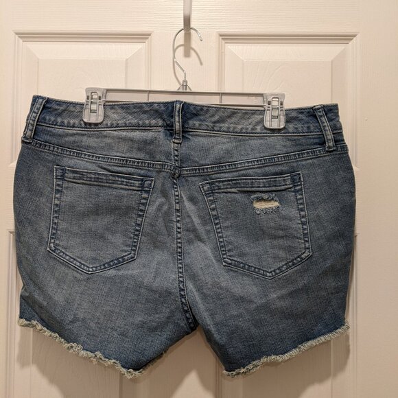 Torrid Hello Kitty Denim Shorts - Picture 3 of 3